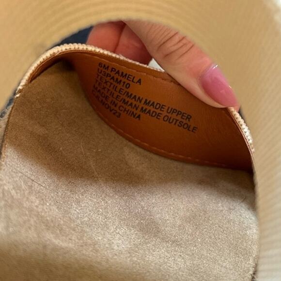 UNIONBAY Women's  Jaklin Flat Platform Sandals Natural Coloring Size 6 - Picture 8 of 8